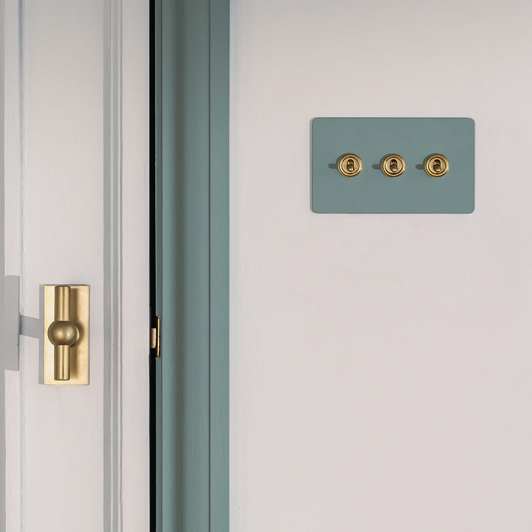 A custom finish: our Clear and paintable products