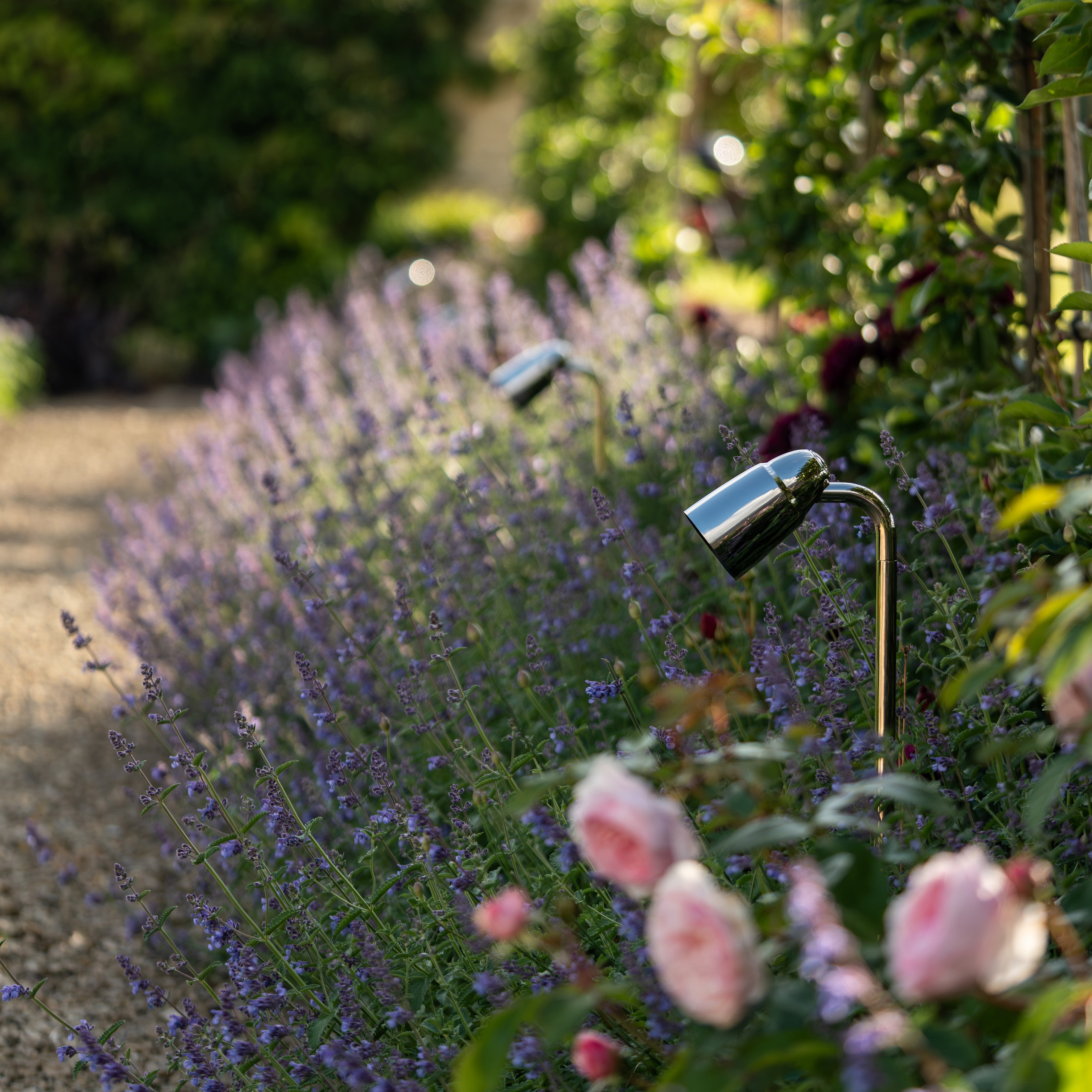 How to zone your garden using lighting