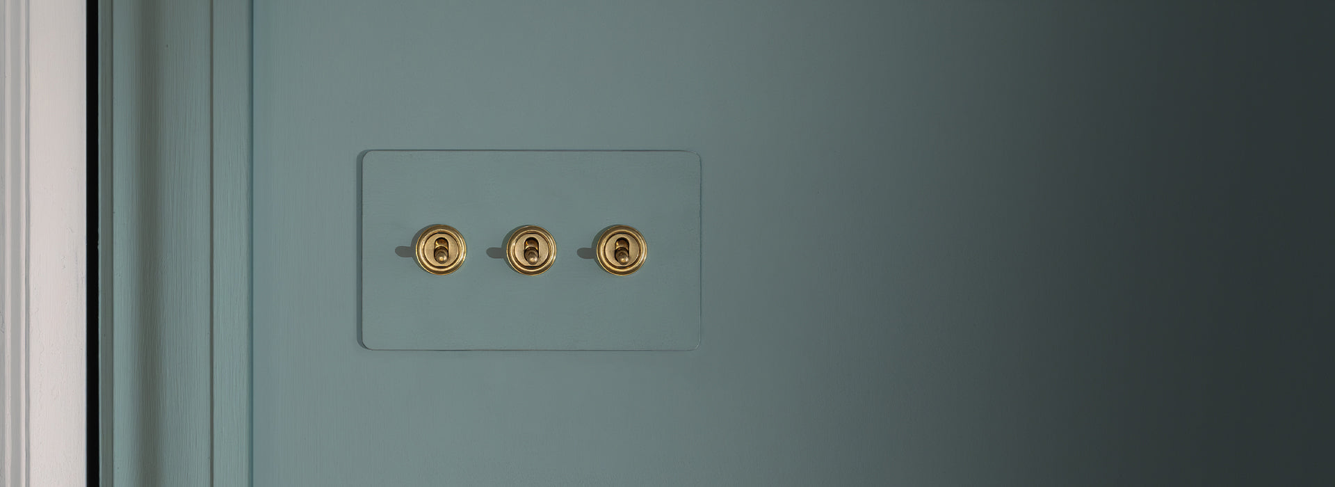 Paintable antique brass - black inserts