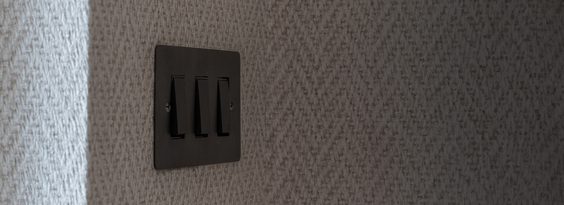 bronze 2x CAT6 socket on left, double socket with USB-C fast charge middle and 3G toggle light switch on right